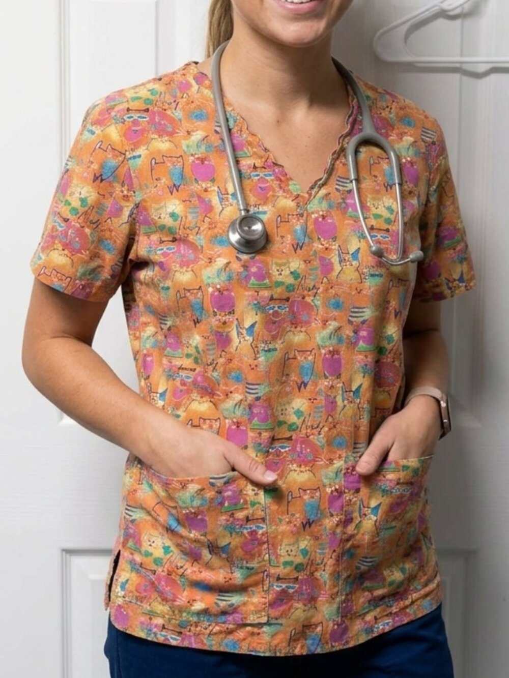 Cottonality Colorful Cartoon Cat Print Scrub Top Size Medium